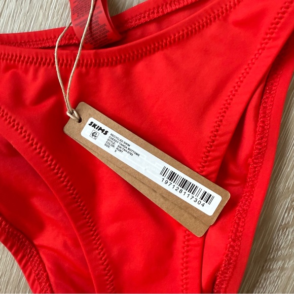 SKIMS Swim Set - Ruby - Picture 2 of 3